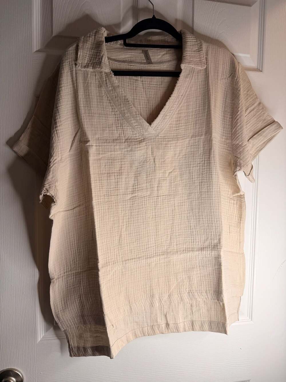 Zenana Double Gauze Short Sleeve Top Size L Beige V-Neck High-Low Tunic
